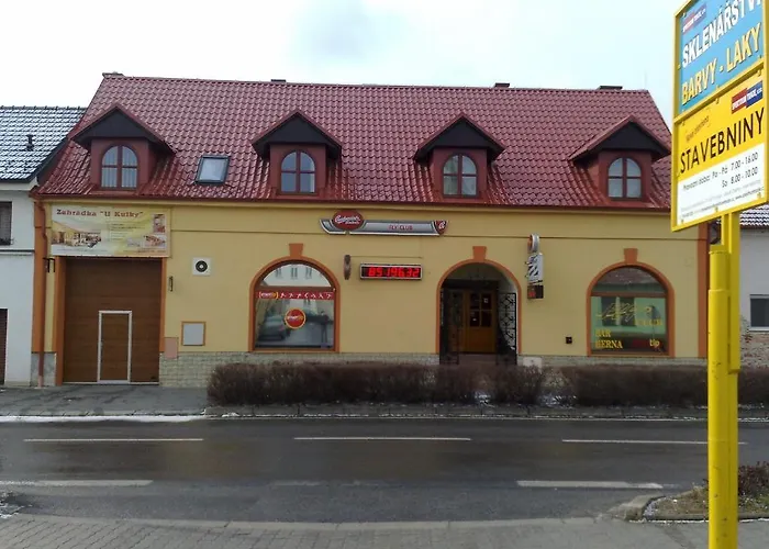 优特维尼由库乐酒店 招待所 基约夫
